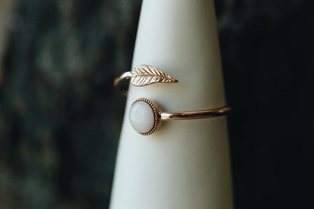 Olive Yellow Gold Leaf Bypass Ring — Ouros Jewels